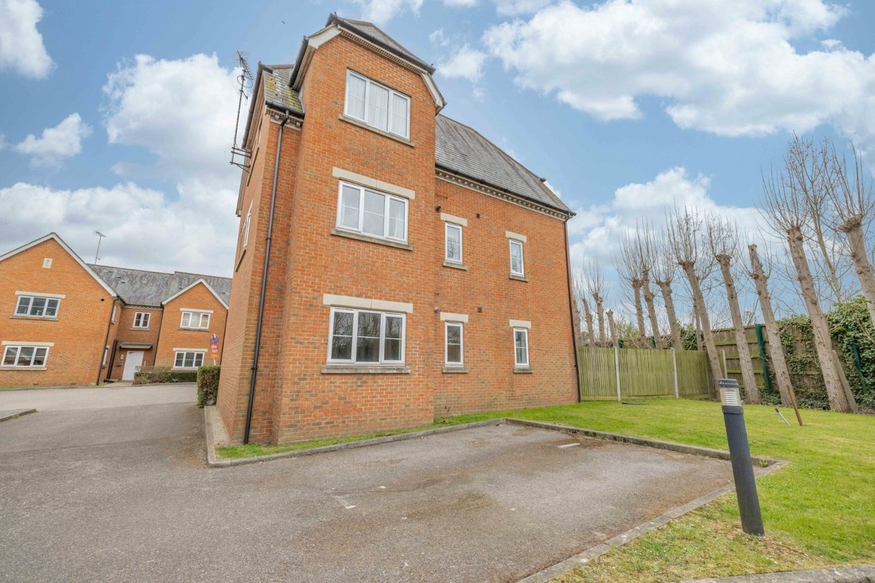 Properties Under Offer in Sullivan Close Canterbury