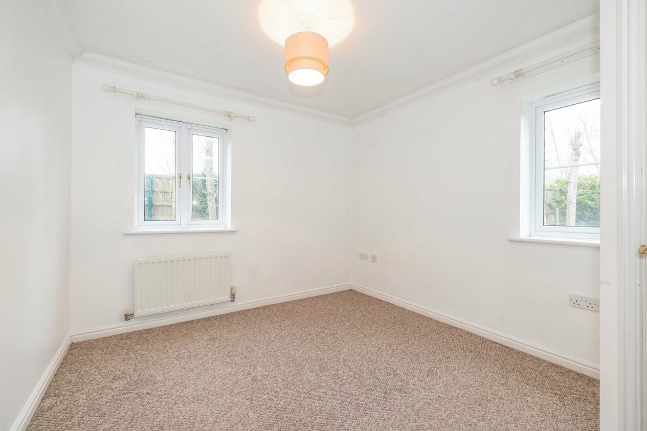 Properties Under Offer in Sullivan Close Canterbury