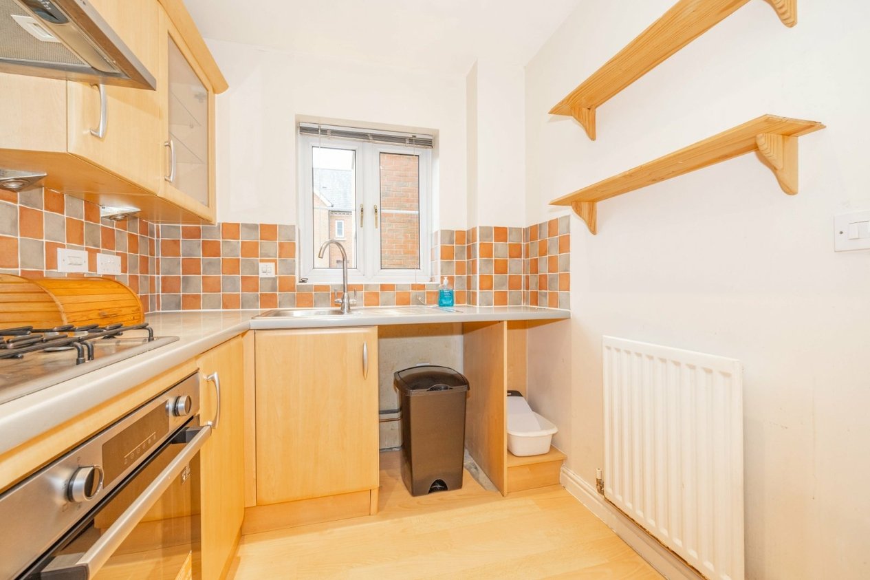 Properties Under Offer in Sullivan Close Canterbury