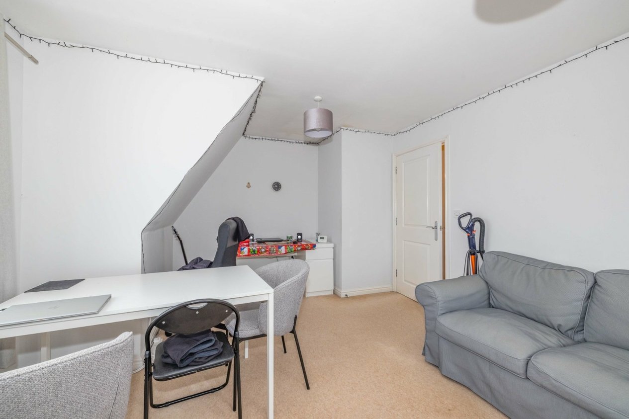 Properties For Sale in Sullivan Close Canterbury