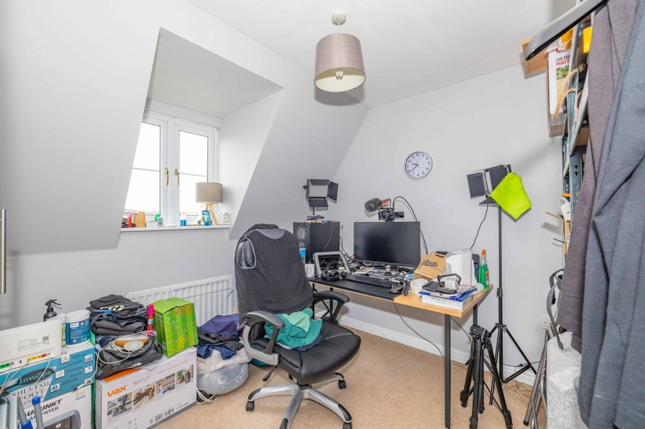 Properties For Sale in Sullivan Close Canterbury