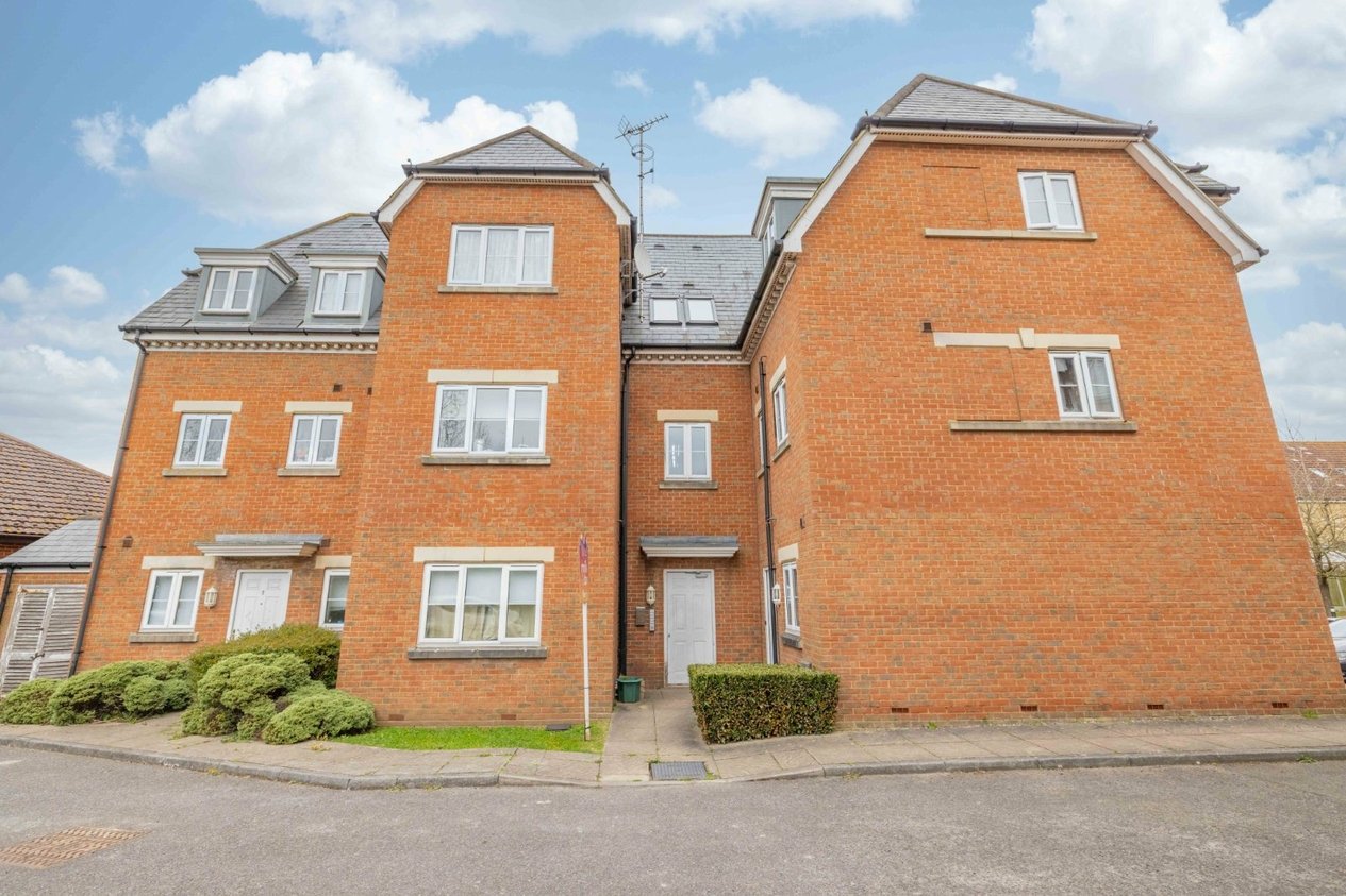 Properties For Sale in Sullivan Close Canterbury