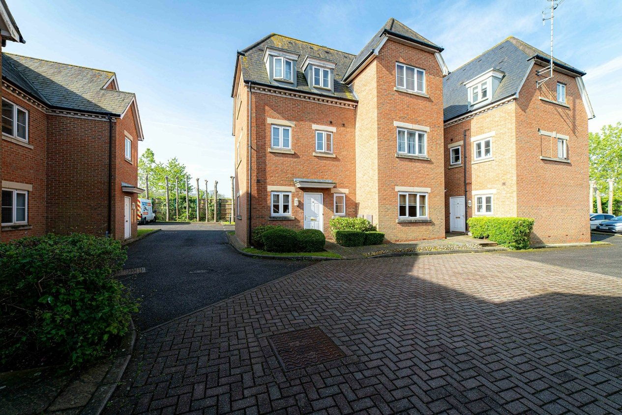 Properties Sold Subject To Contract in Sullivan Close  Canterbury