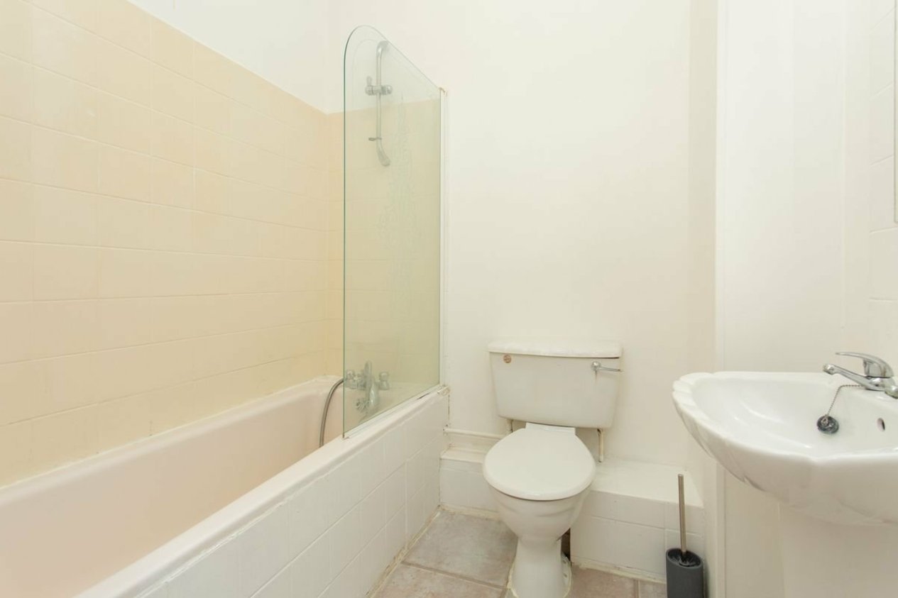 Properties For Sale in Sunny Mead Court 4 Central Parade