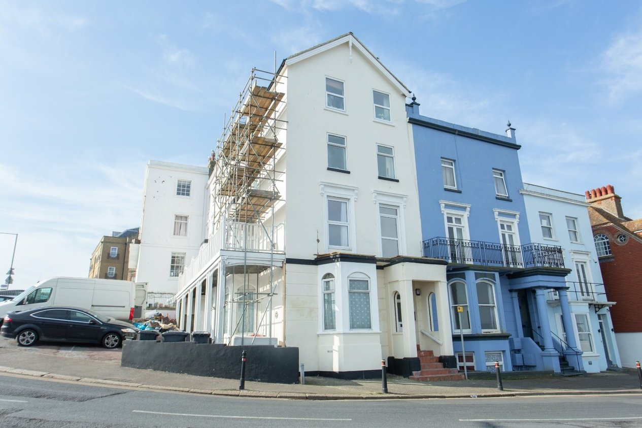 Properties For Sale in Sunny Mead Court 4 Central Parade