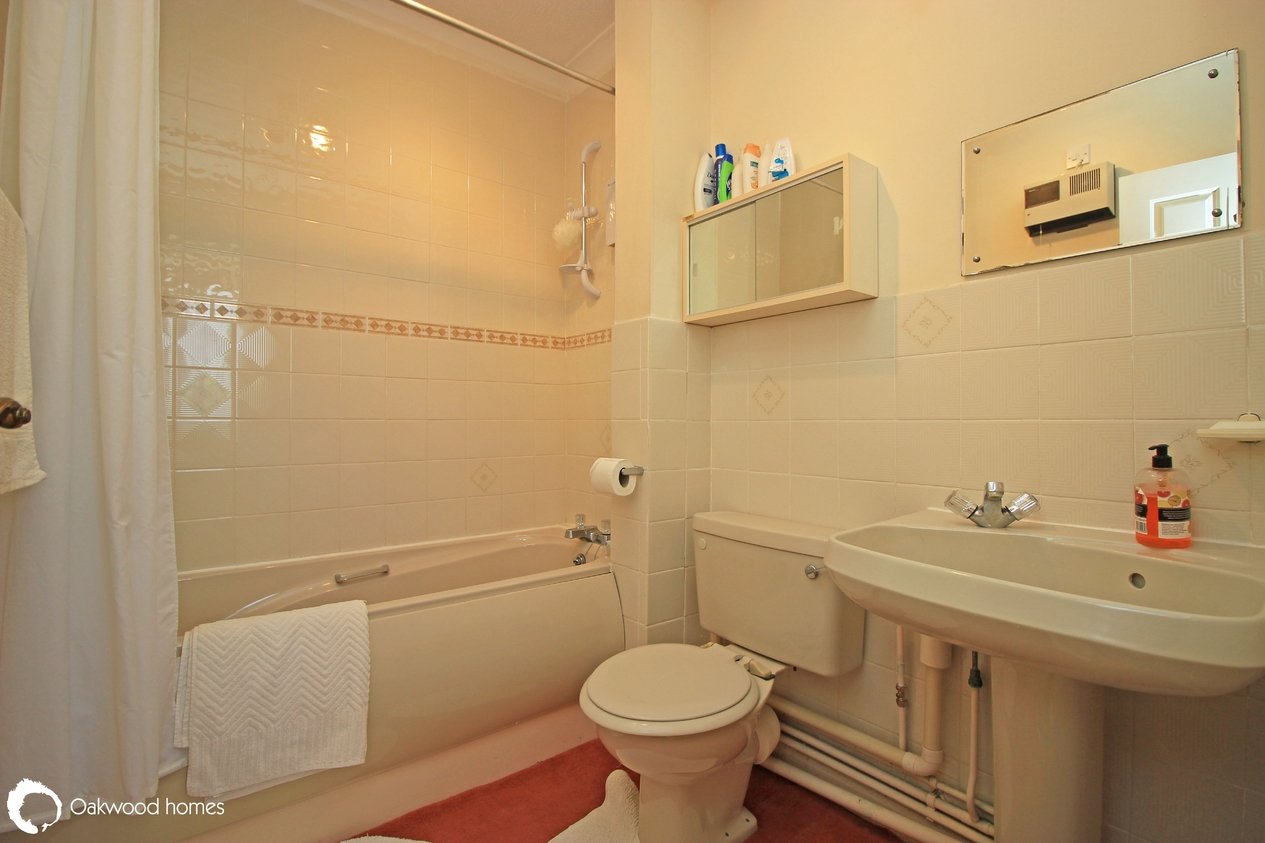 Properties Under Offer in Sutherland Drive 