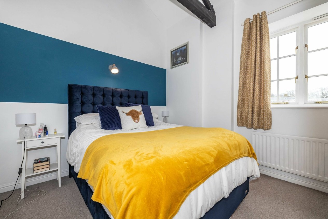Properties Sold Subject To Contract in Swallow Court  Herne Common