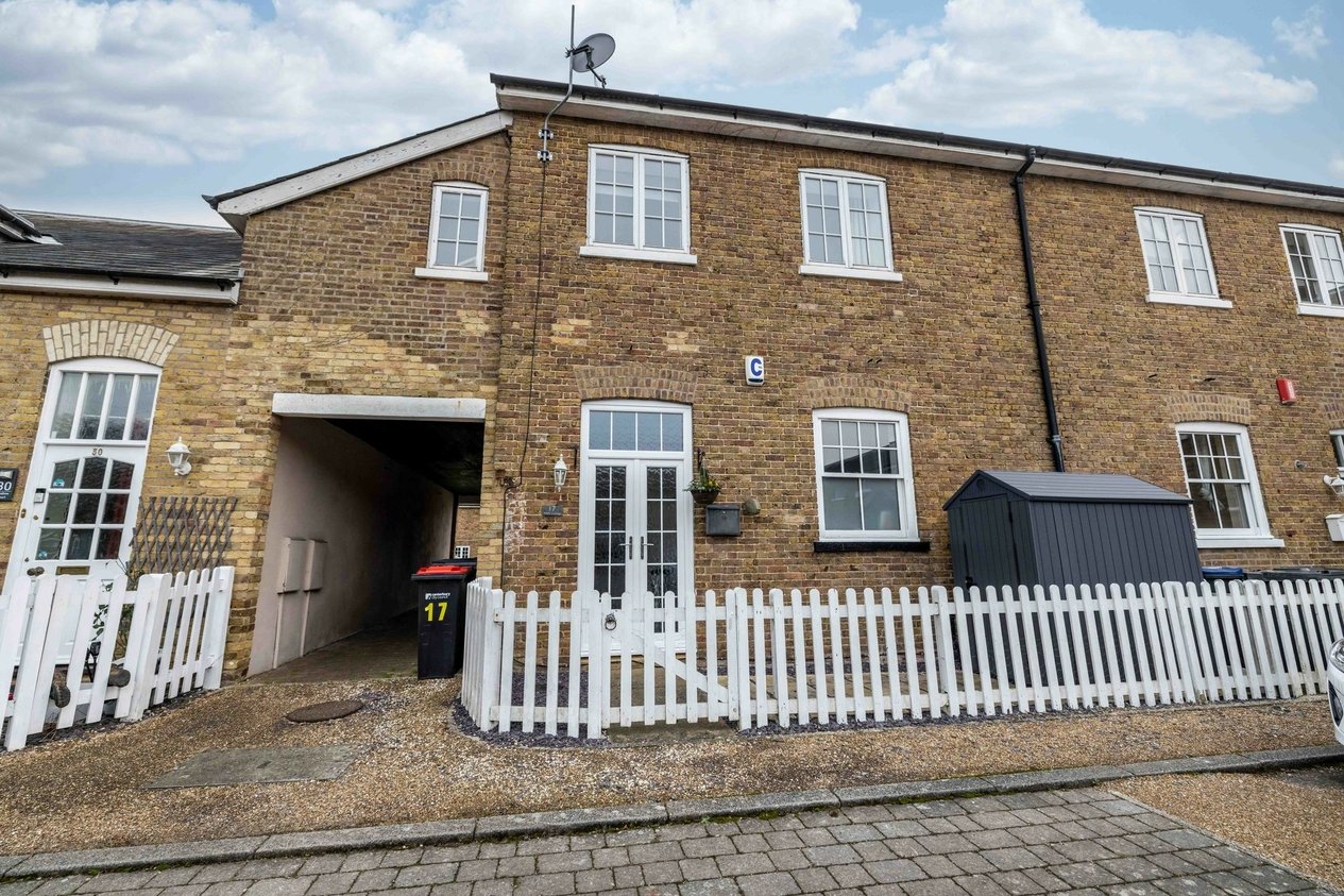 Properties Sold Subject To Contract in Swallow Court  Herne Common