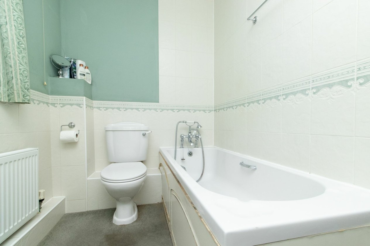 Properties Sold Subject To Contract in Swallow Court  Herne Common