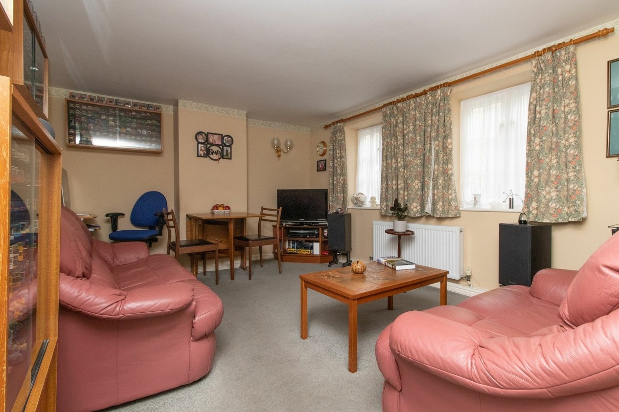 Properties Sold Subject To Contract in Swallow Court  Herne Common