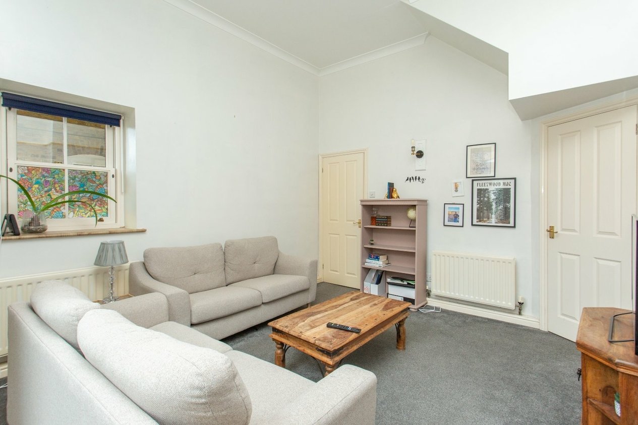 Properties For Sale in Swallow Court Herne Common