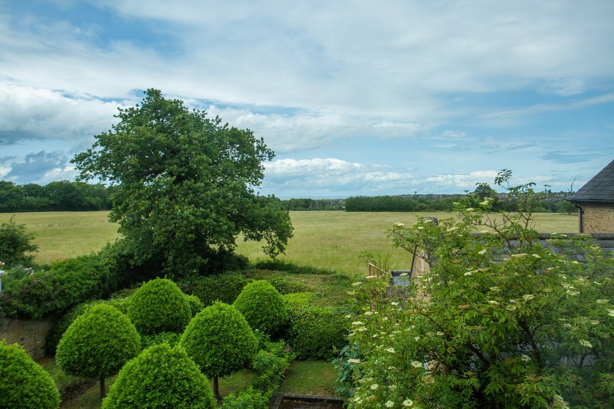Properties For Sale in Swallow Court Herne Common