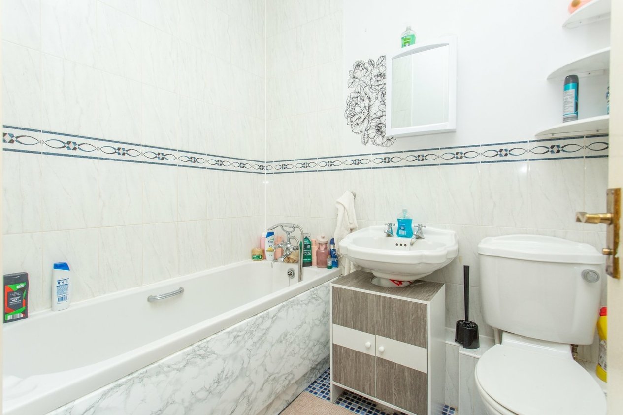 Properties For Sale in Swallow Court Herne Common