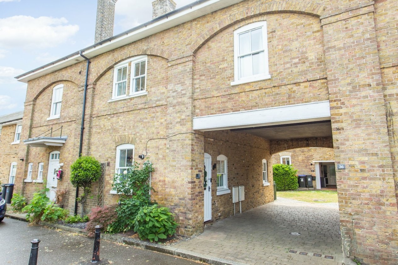 Properties For Sale in Swallow Court Herne Common