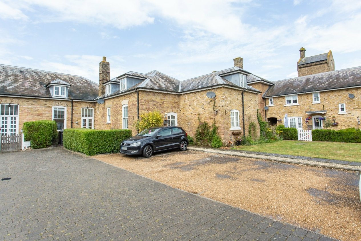 Properties For Sale in Swallow Court Herne Common