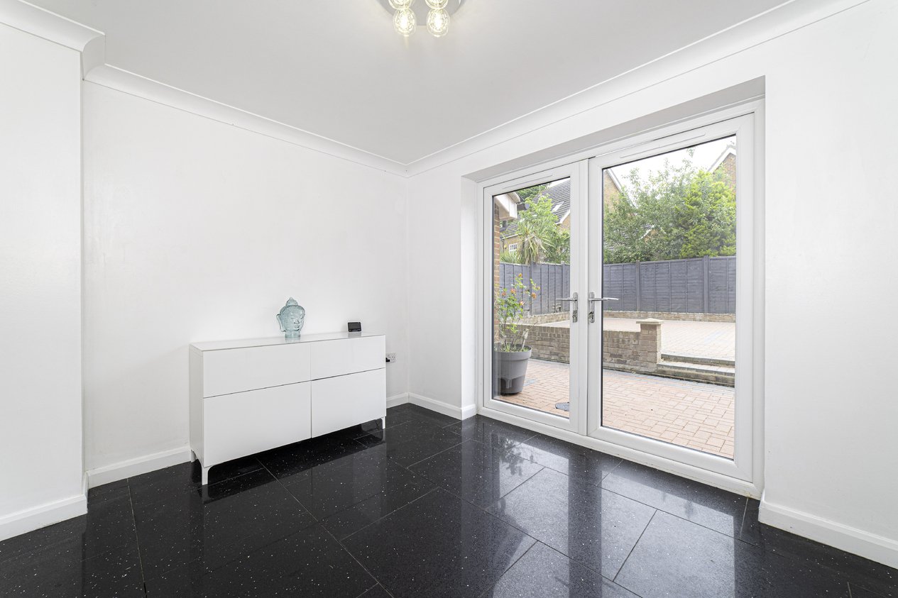 Properties Under Offer in Sweet Bay Crescent Ashford