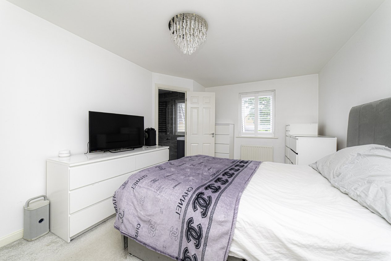Properties Under Offer in Sweet Bay Crescent Ashford