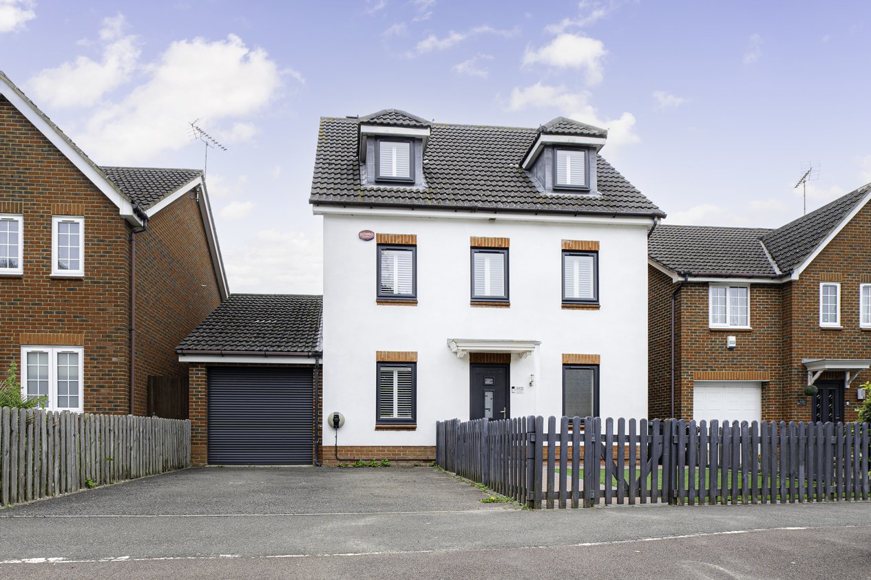 Properties Under Offer in Sweet Bay Crescent Ashford