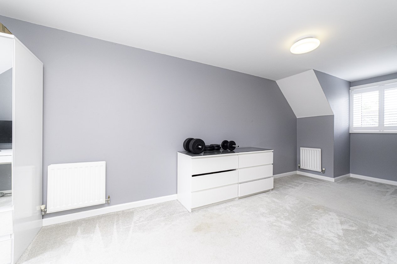 Properties Under Offer in Sweet Bay Crescent Ashford
