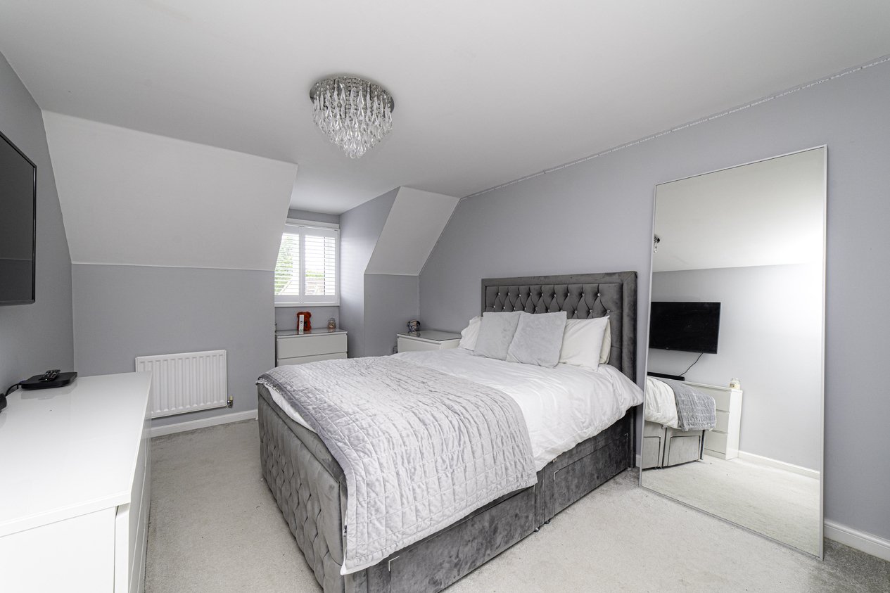 Properties Under Offer in Sweet Bay Crescent Ashford