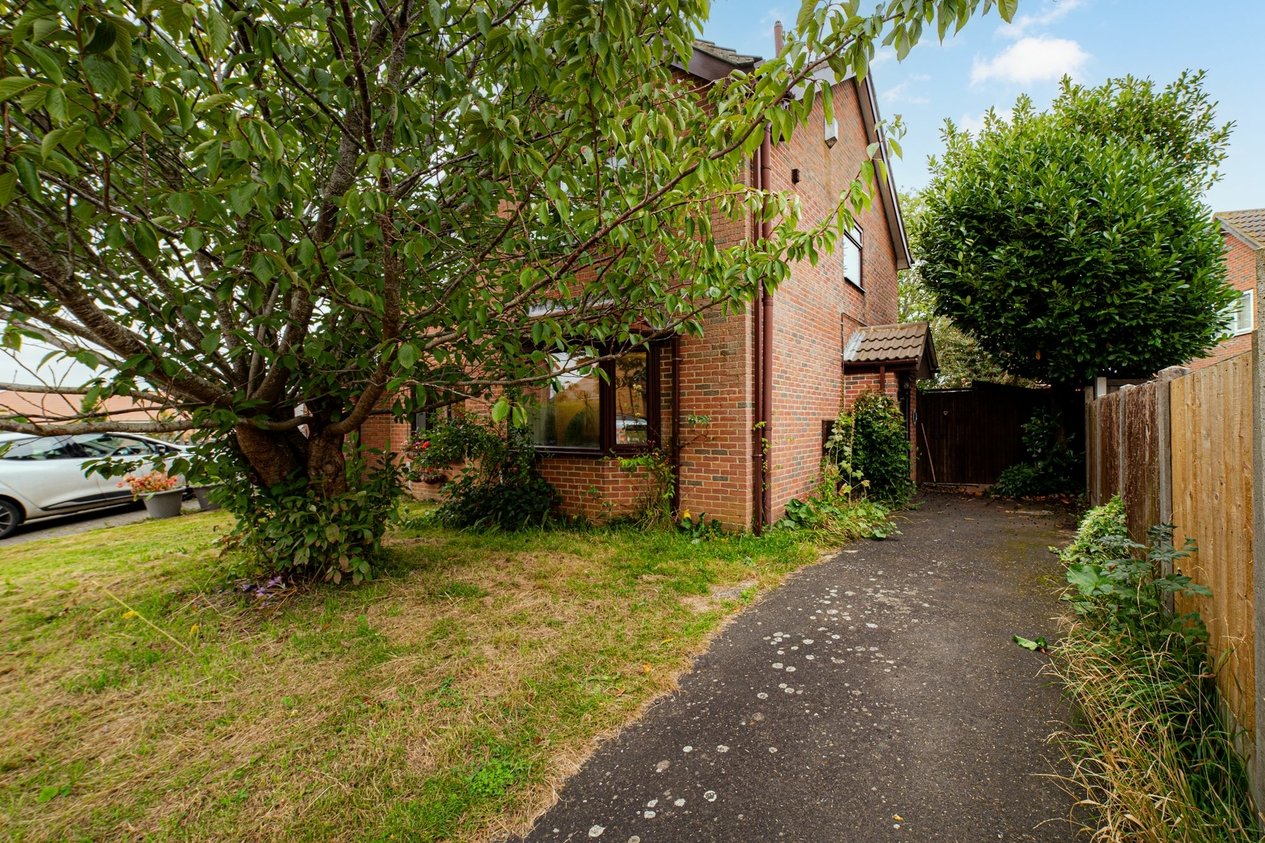 Properties Sold Subject To Contract in Tennyson Gardens  Aylesham