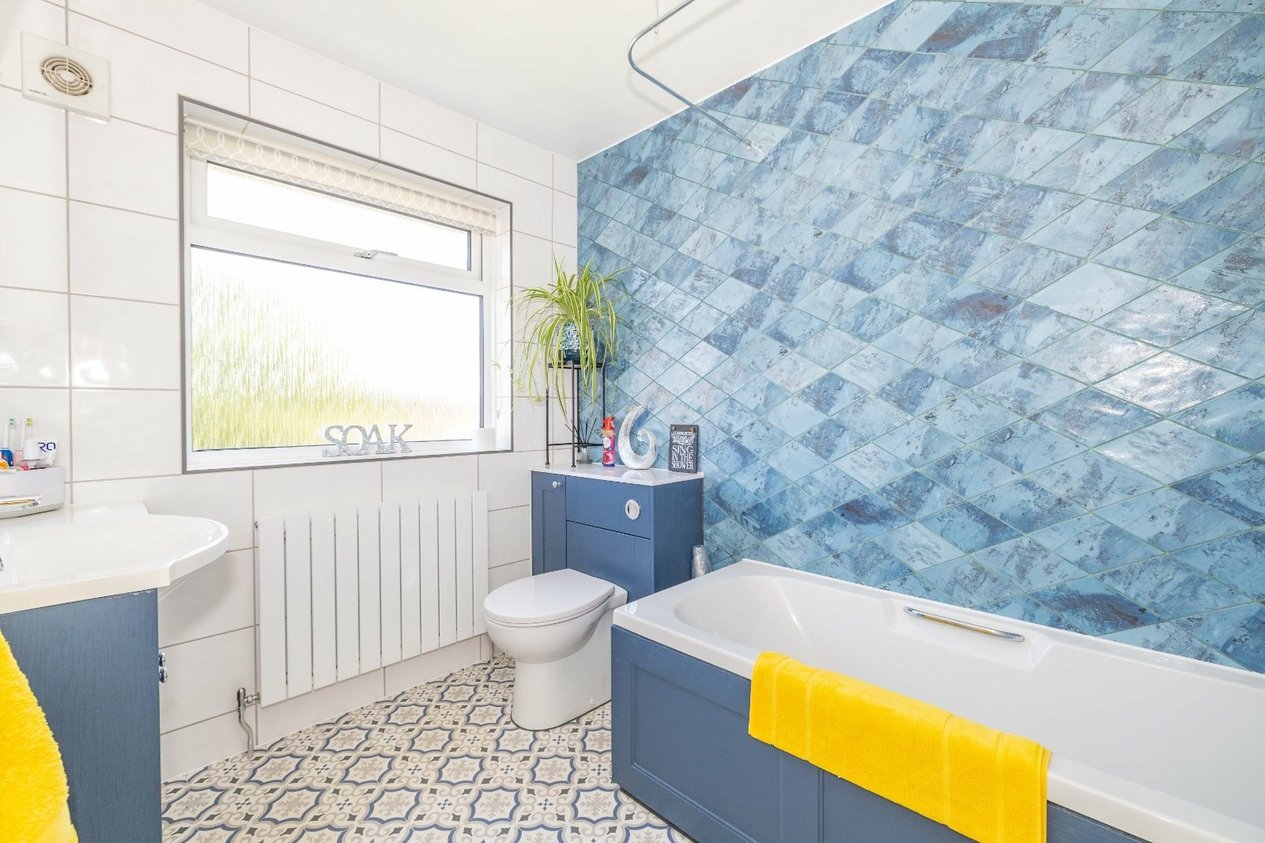 Properties Under Offer in Tennyson Road Ashford