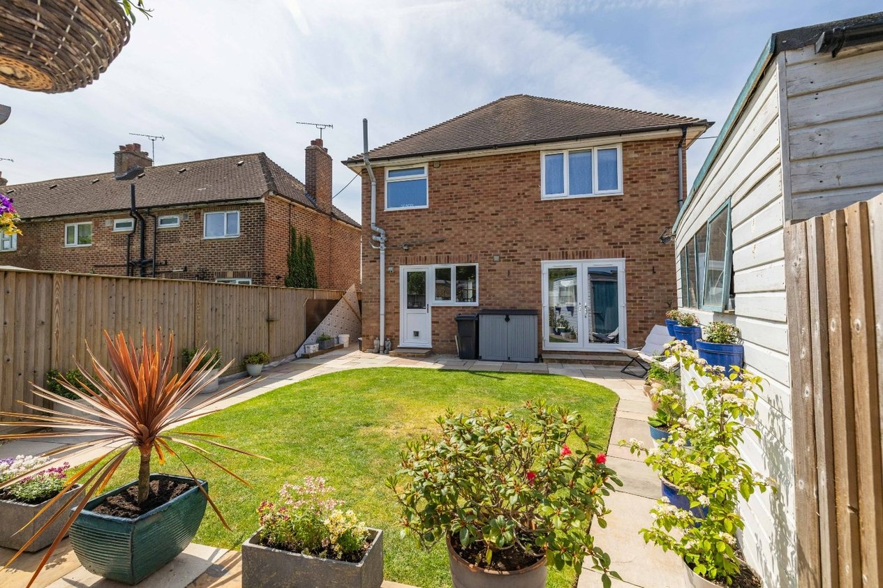 Properties Under Offer in Tennyson Road Ashford