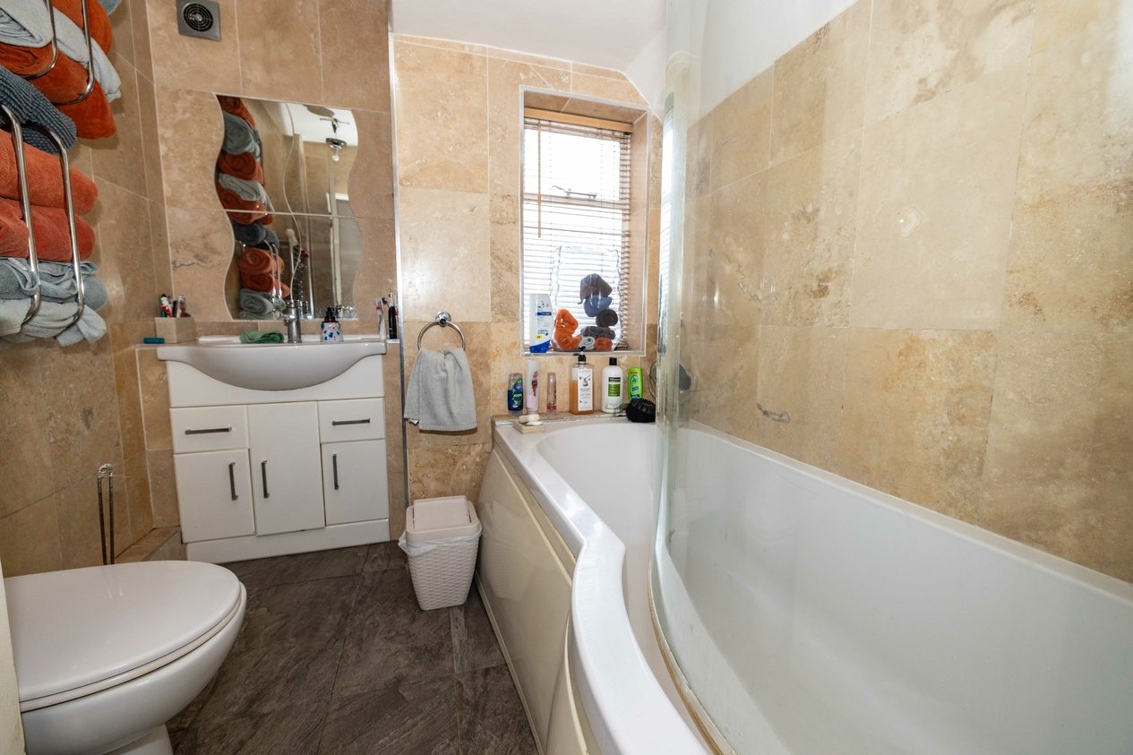 Properties Under Offer in Thanington Road Canterbury