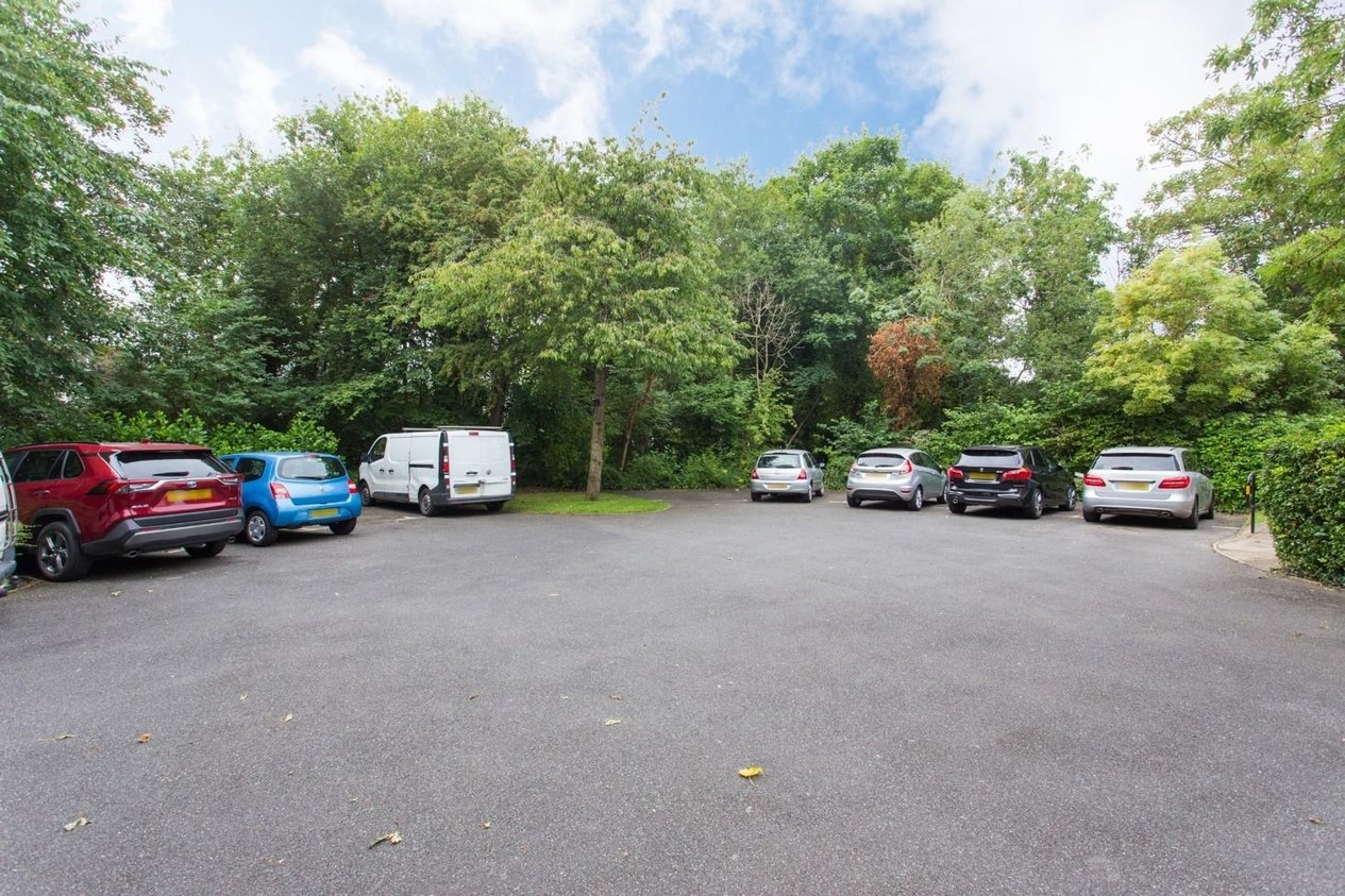Properties Sold Subject To Contract in The Causeway  Deans Mill Court The Causeway