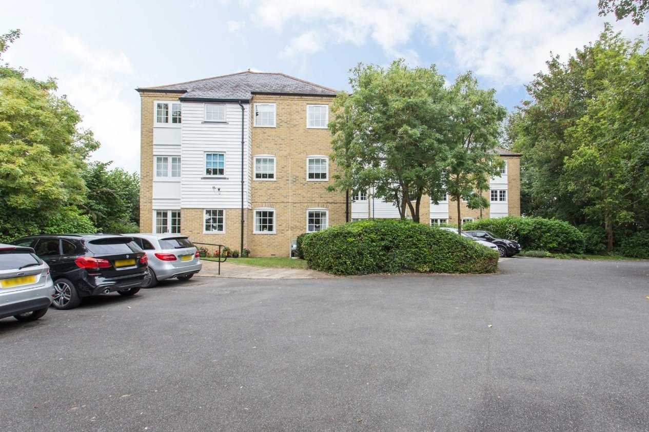 Properties Sold Subject To Contract in The Causeway  Deans Mill Court The Causeway
