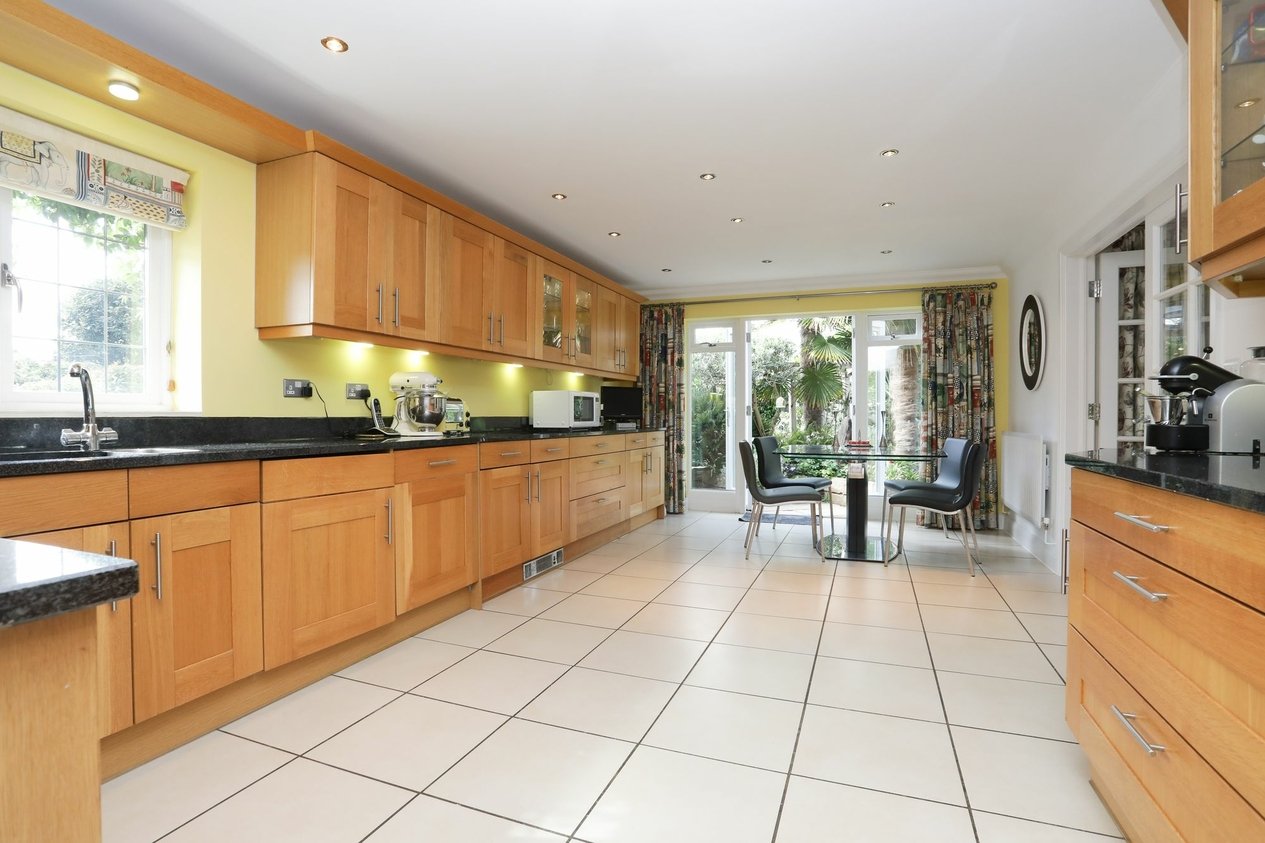 Properties For Sale in The Chantry  Headcorn