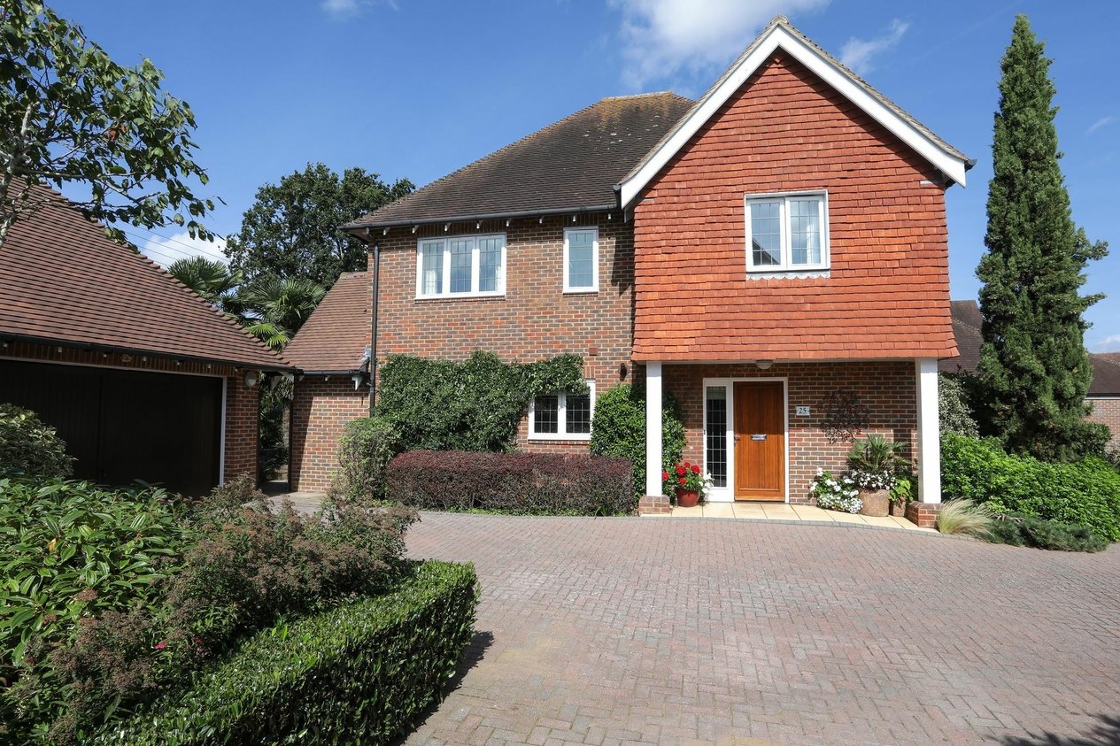 Properties For Sale in The Chantry  Headcorn