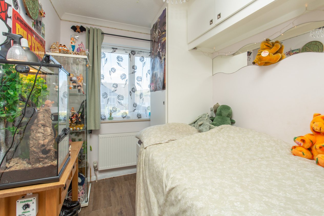 Properties Under Offer in The Close Lydden