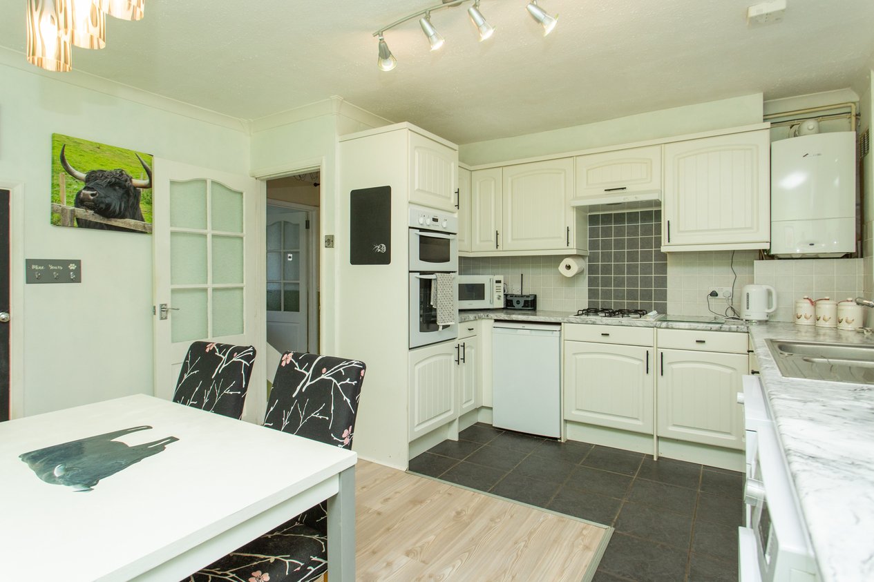 Properties Under Offer in The Close Lydden
