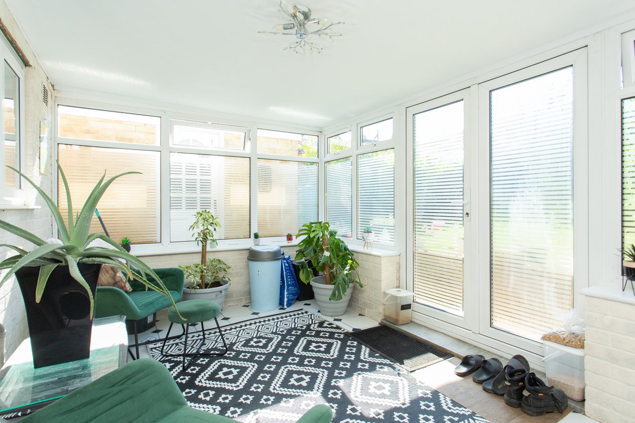 Properties Under Offer in The Close Lydden