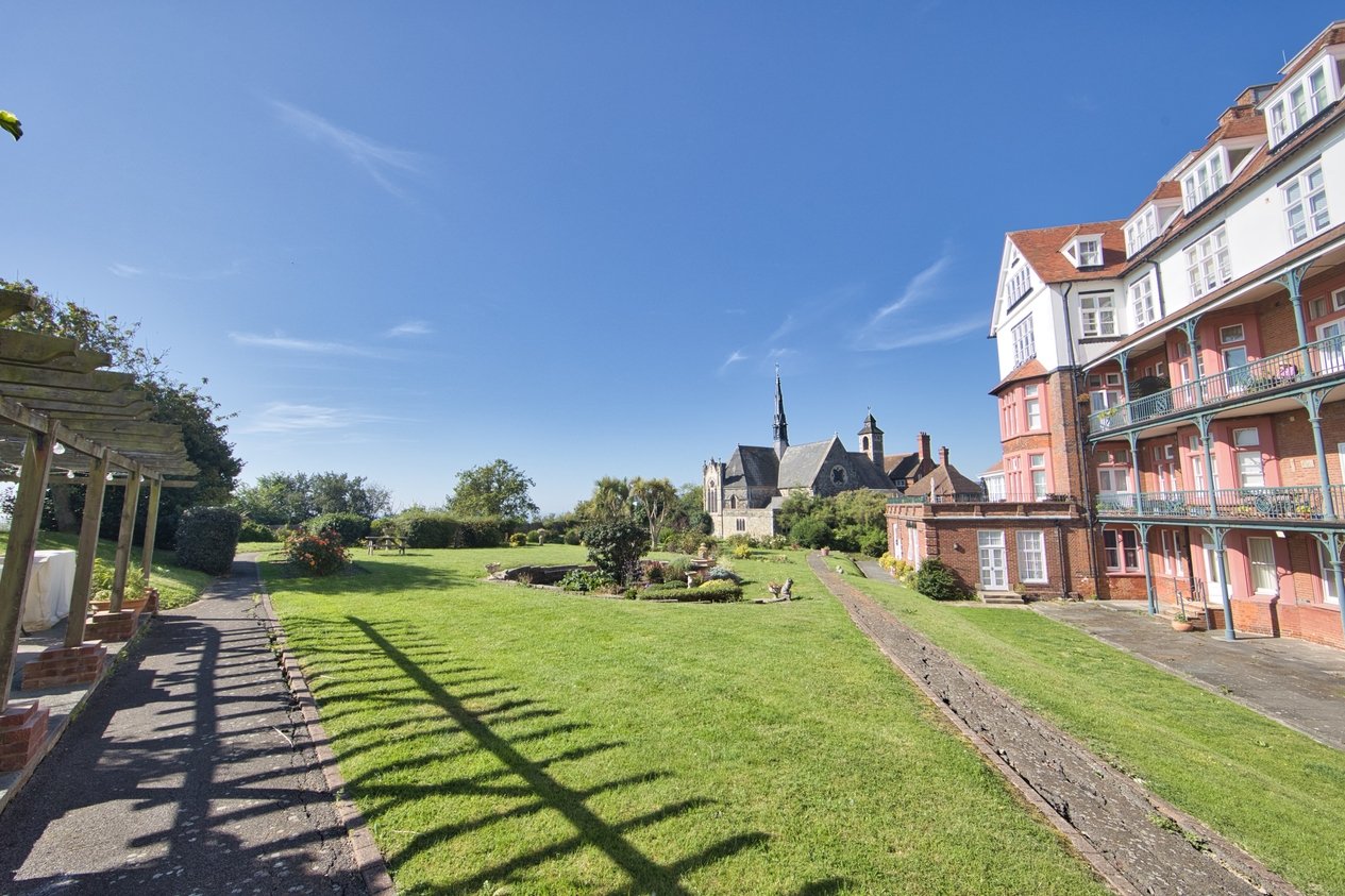 Properties Under Offer in The Durlocks Folkestone