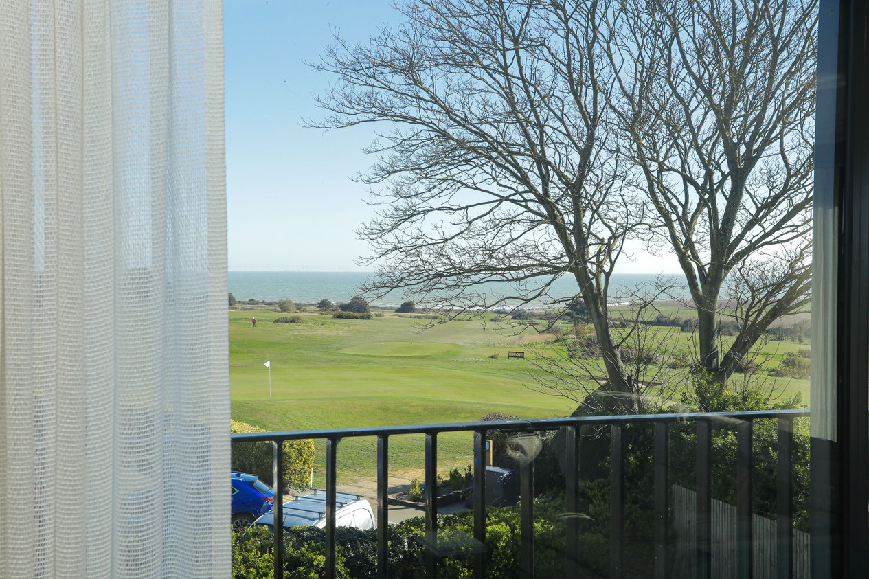 Properties For Sale in The Fairways Broadstairs