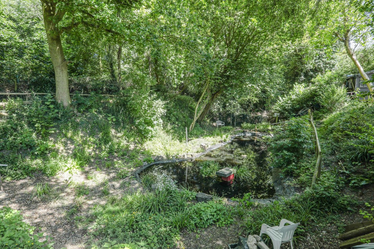 Properties Under Offer in The Foreland Canterbury