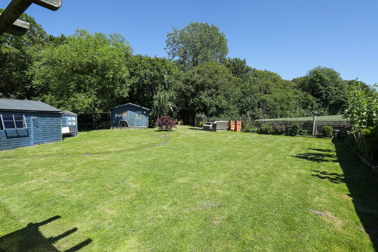 Properties Under Offer in The Foreland Canterbury