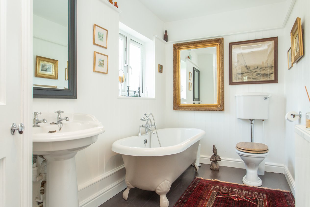 Properties For Sale in The Green Eythorne