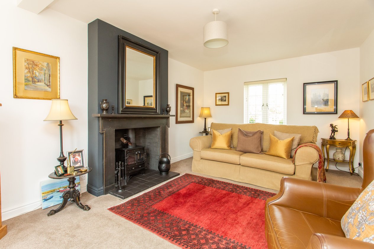 Properties For Sale in The Green Eythorne