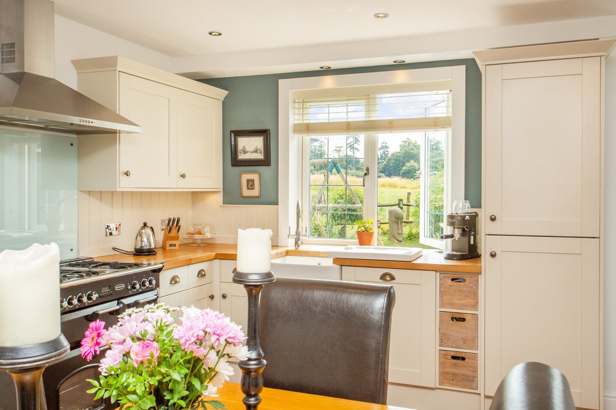 Properties For Sale in The Green Eythorne