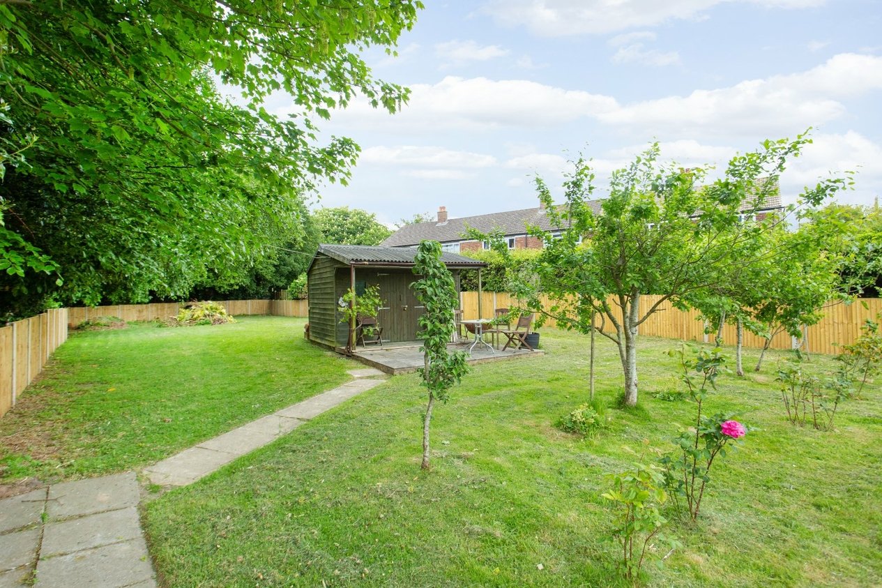 Properties For Sale in The Long Hill Old Wives Lees