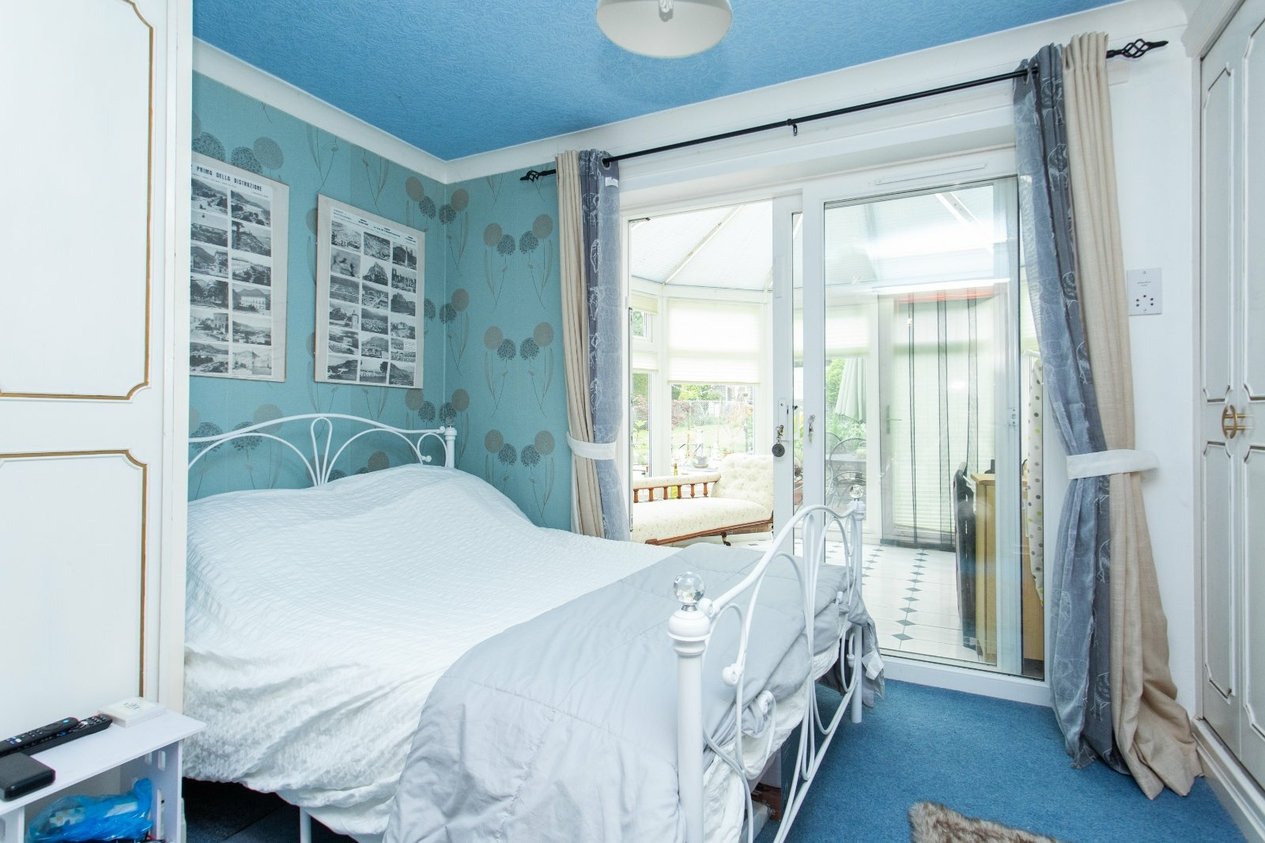 Properties For Sale in The Long Hill Old Wives Lees