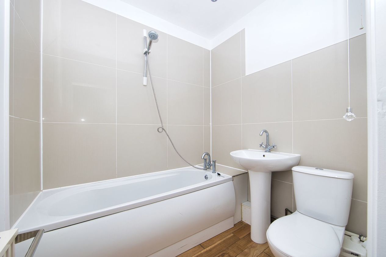 Properties For Sale in The Metropole  The Leas