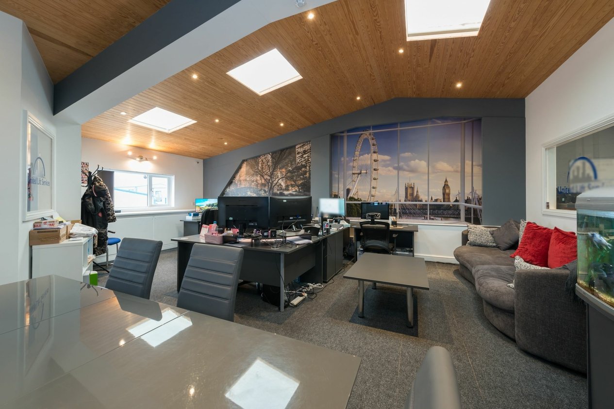 Properties Sold Subject To Contract in The Oaks  Manston