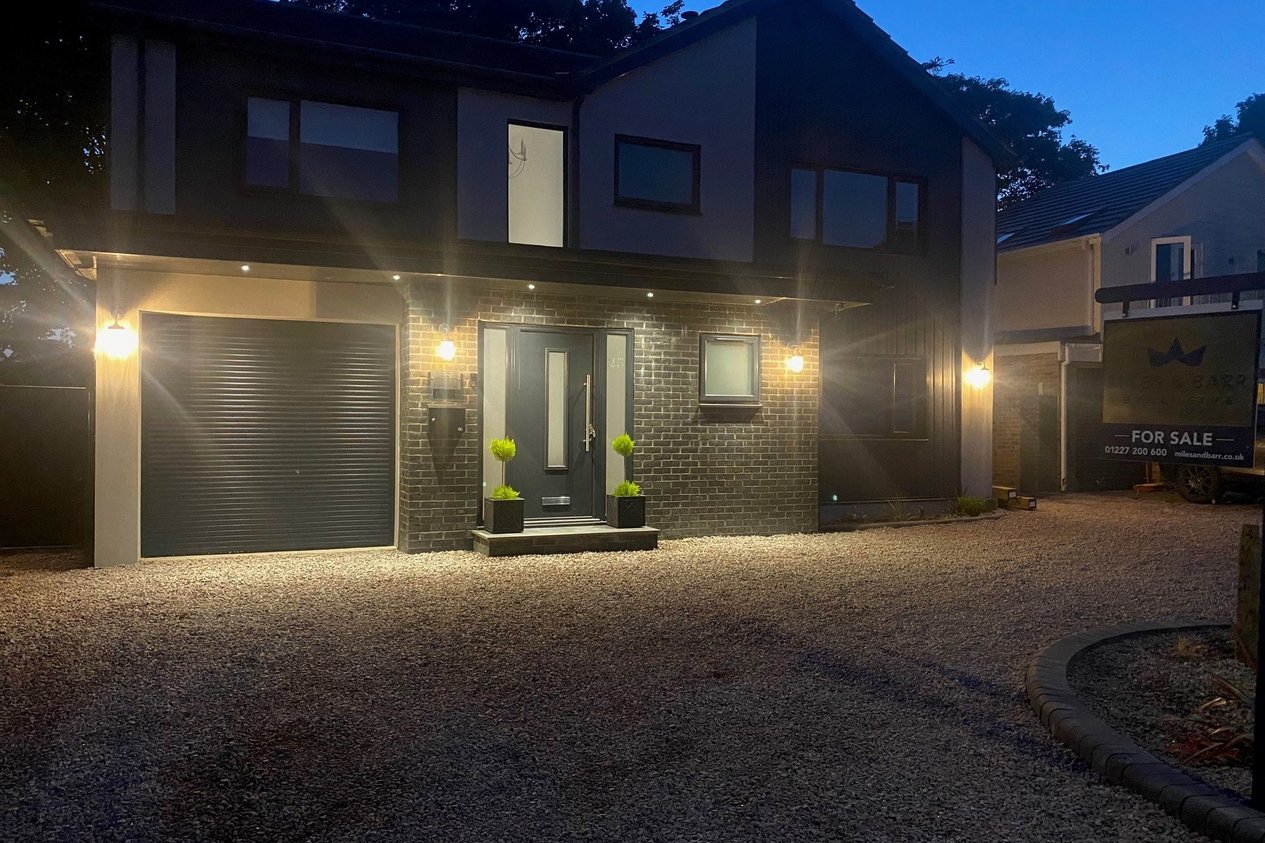 House Detached for sale in The Paddocks,Broadstairs Miles & Barr