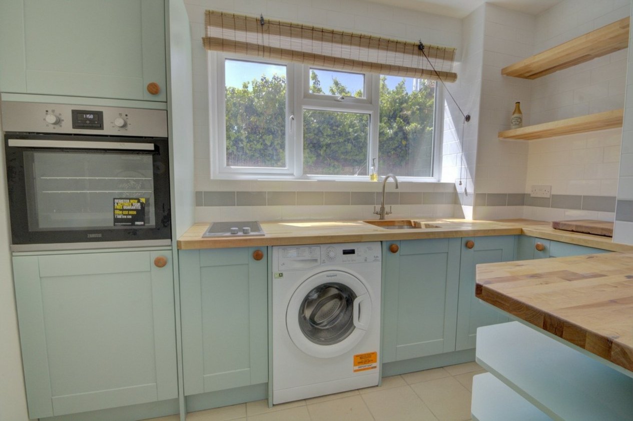 Properties Under Offer in The Parade Folkestone