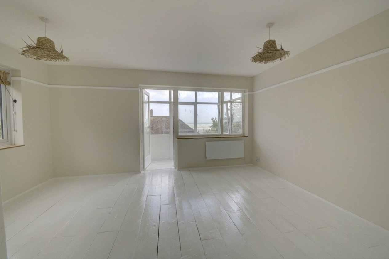 Properties Under Offer in The Parade Folkestone