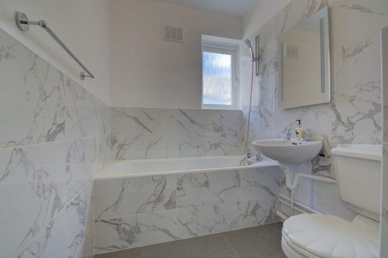 Properties Under Offer in The Parade Folkestone